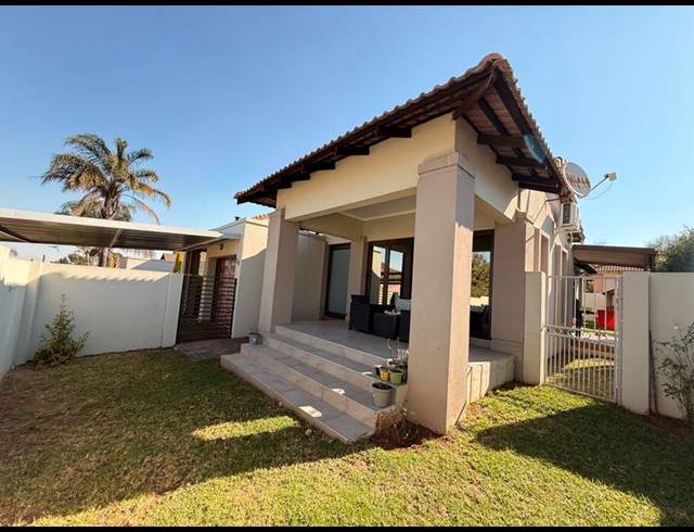 2 BEDROOM HOUSE FOR SALE IN KYALAMI